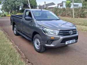 Toyota Hilux 2025 Gray