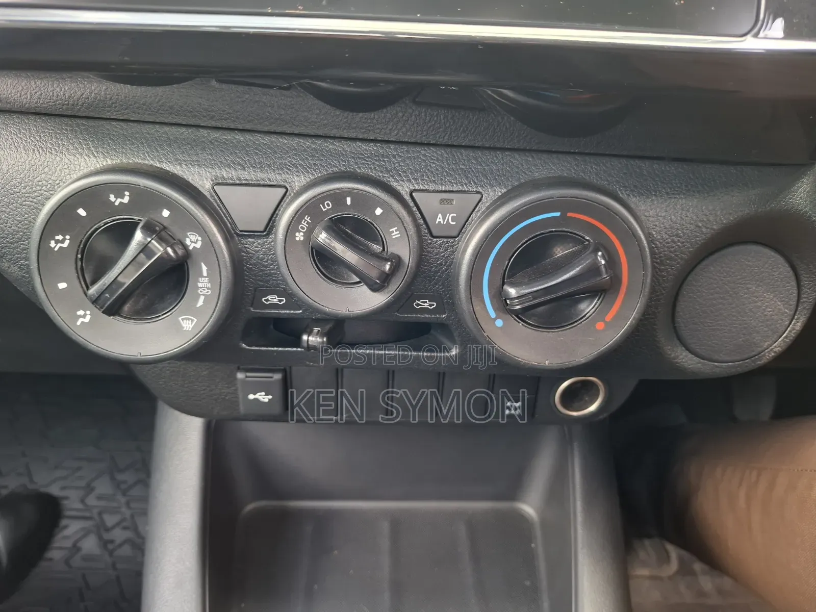 Toyota Hilux 2025 Gray