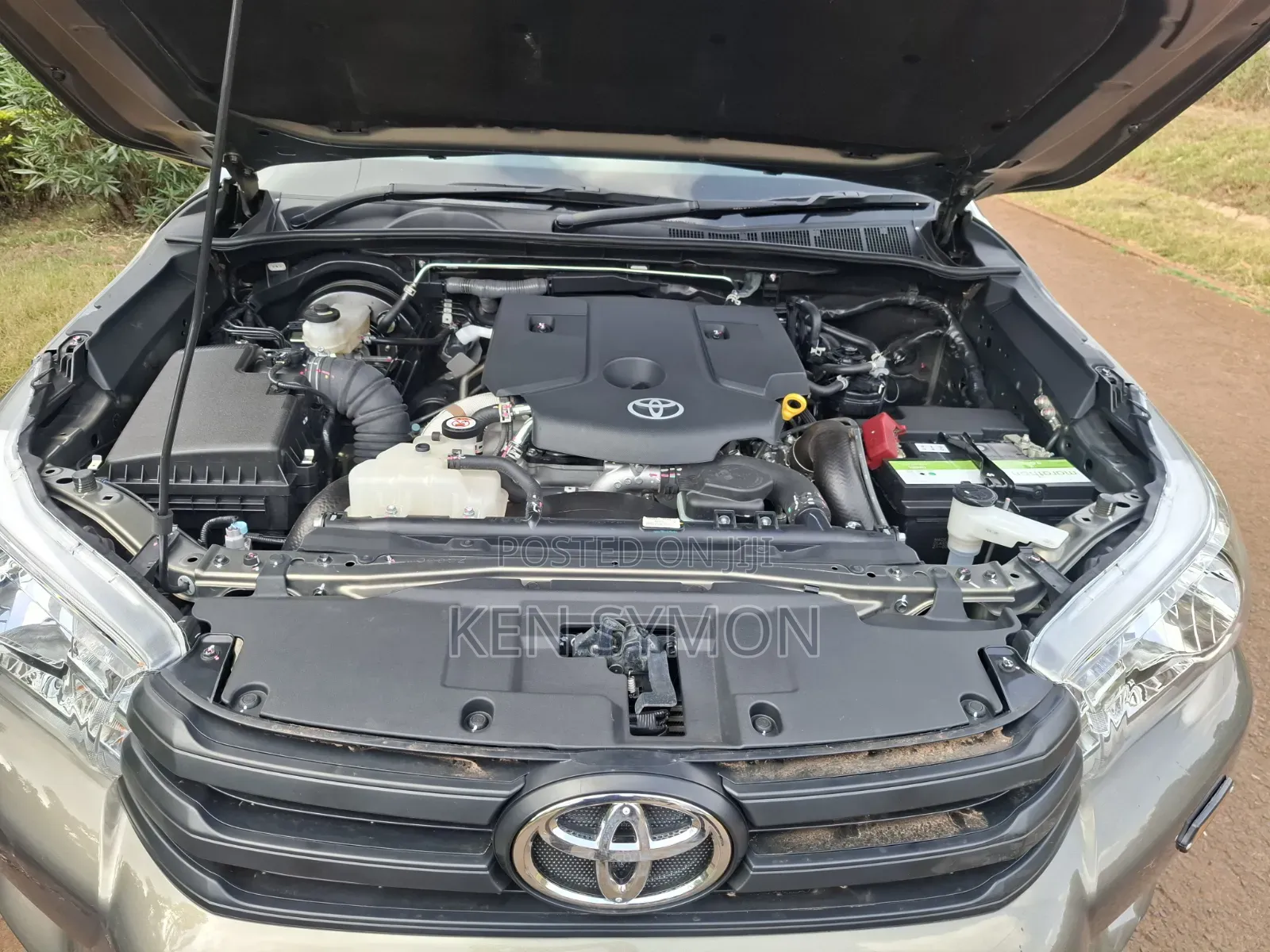 Toyota Hilux 2025 Gray