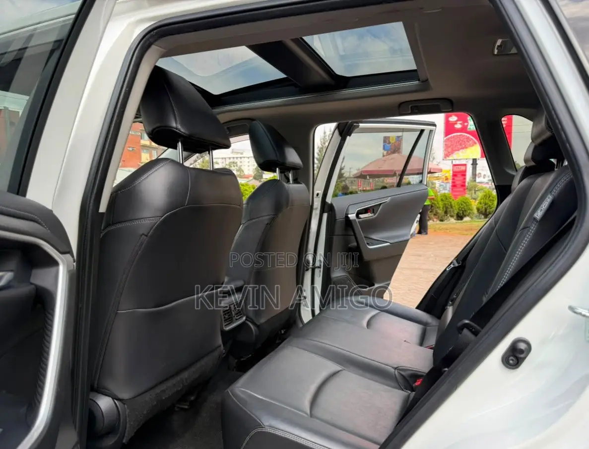 Toyota RAV4 2020 White