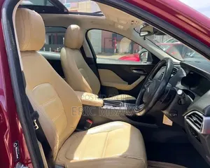 Jaguar F-Pace 2017 Maroon