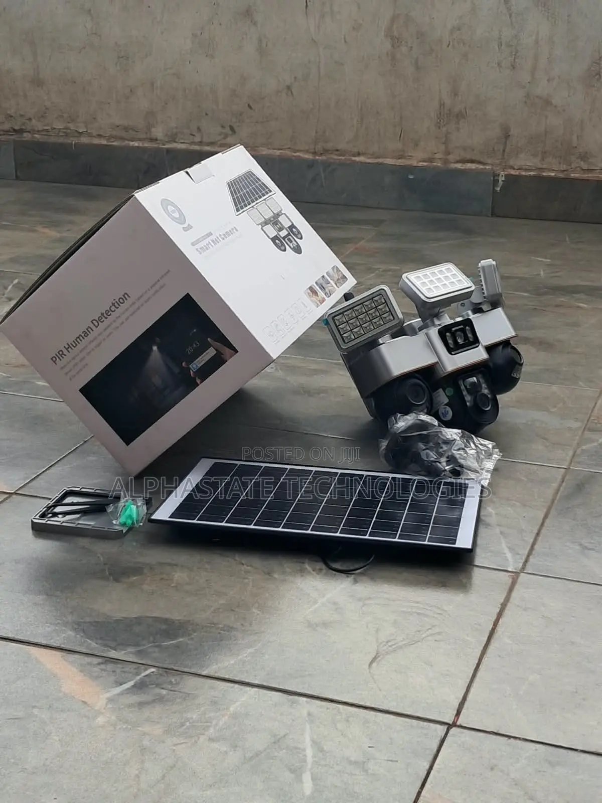 Triple Lens 4G Solar Security Camera With External Solar Panel