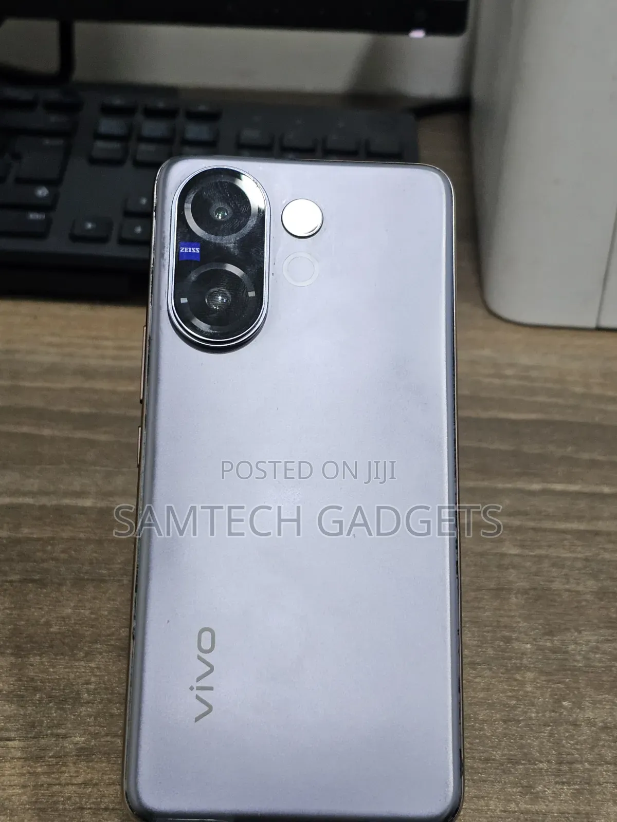 Vivo V60 256 GB Silver
