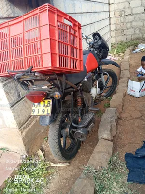 Bajaj Boxer 150 UG 2023 Red