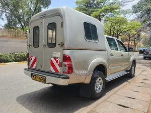 Toyota Hilux 2014 Silver
