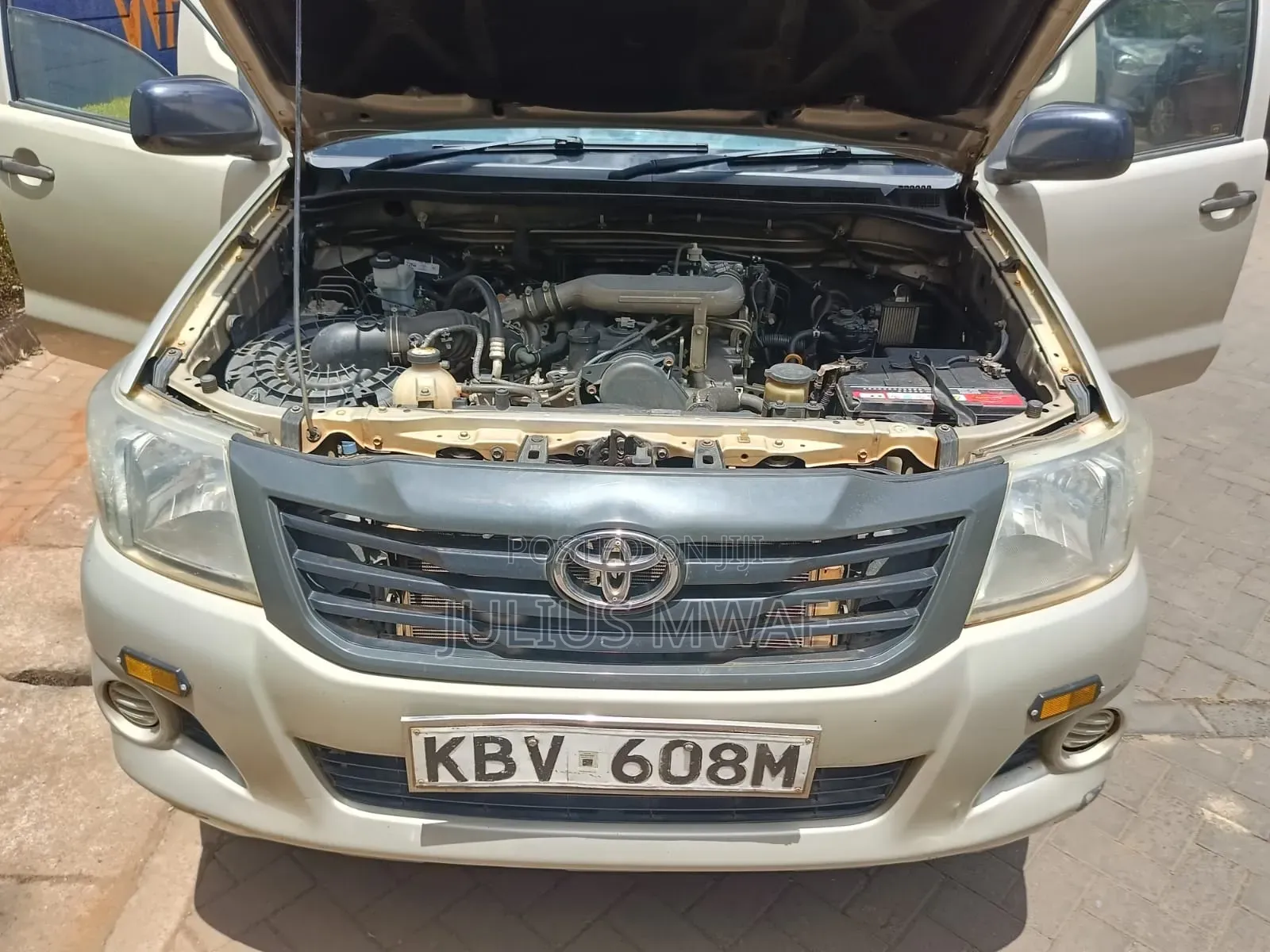 Toyota Hilux 2014 Silver