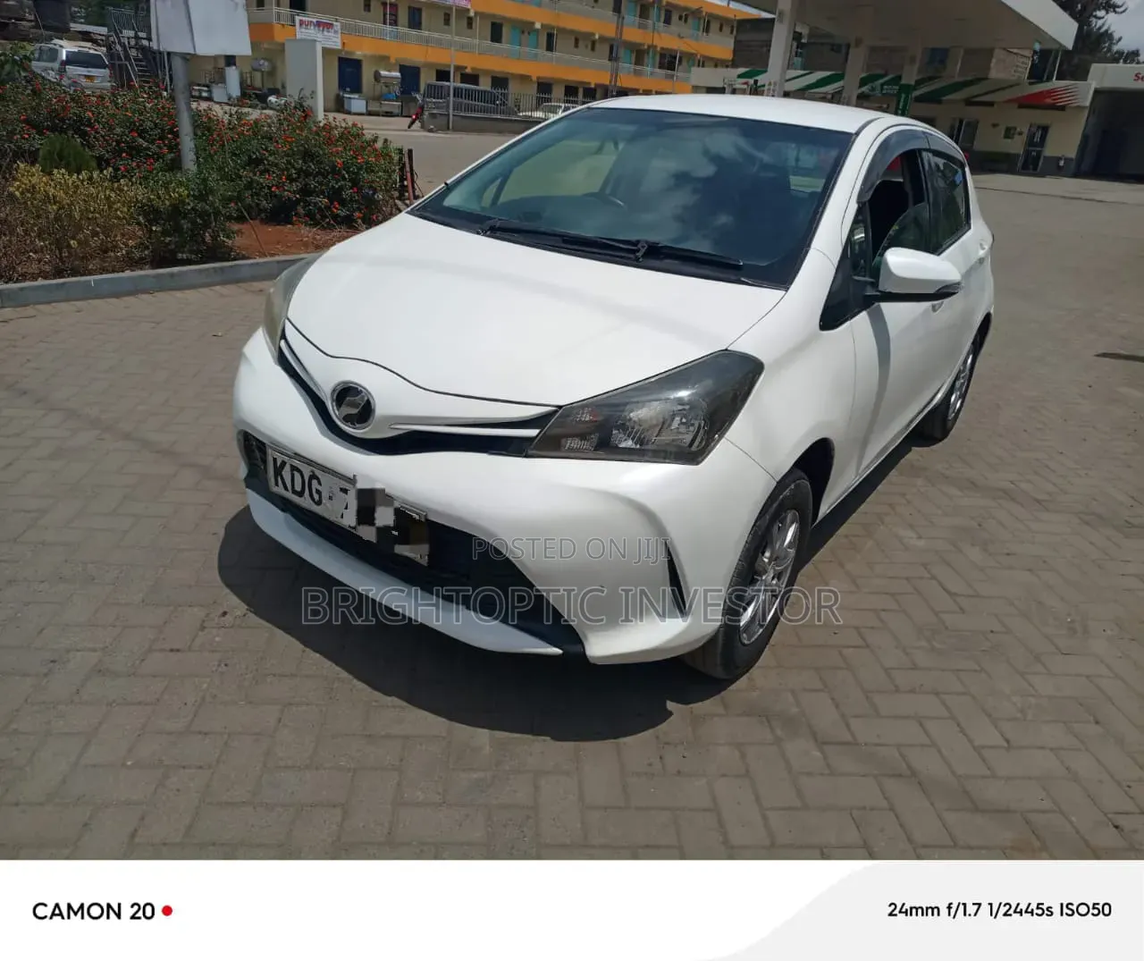 Toyota Vitz 2015 White