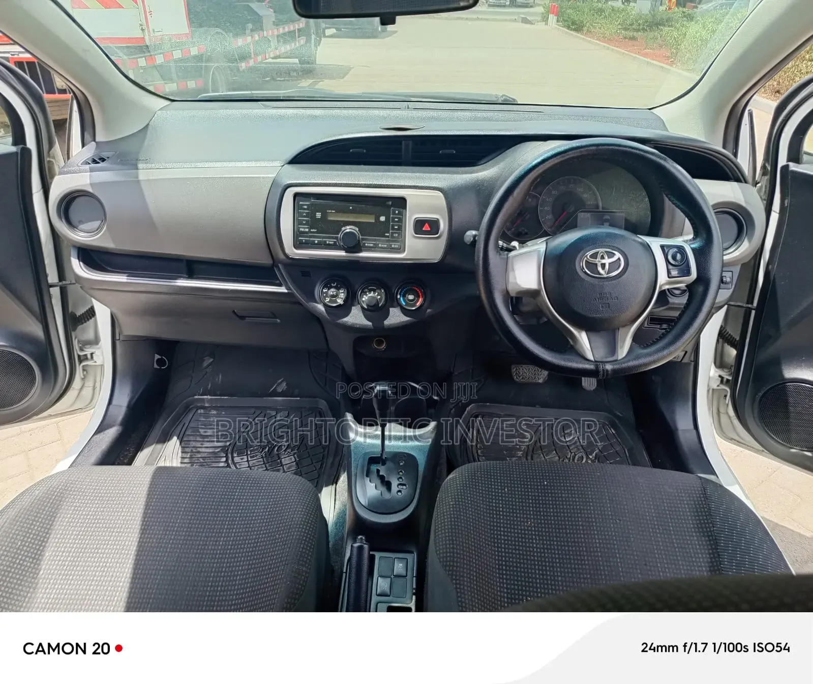 Toyota Vitz 2015 White