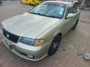 Nissan Sunny 2005 Silver