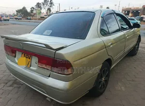 Nissan Sunny 2005 Silver