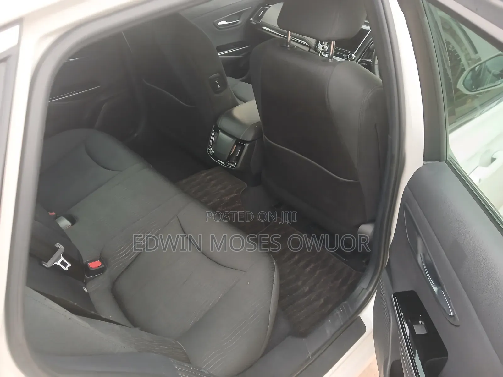 Toyota Crown 2018 Beige