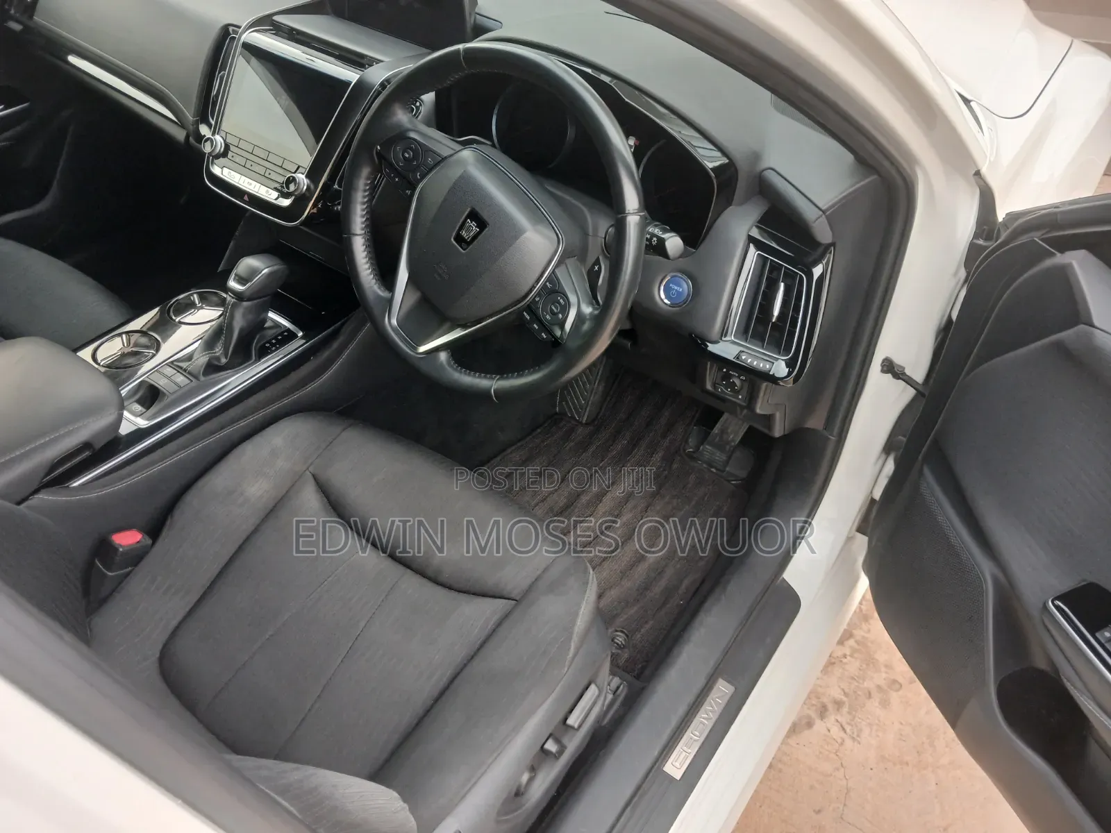 Toyota Crown 2018 Beige