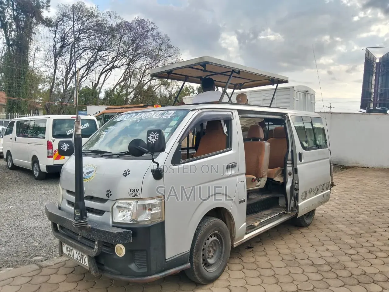 Toyota HiAce 2017 Silver