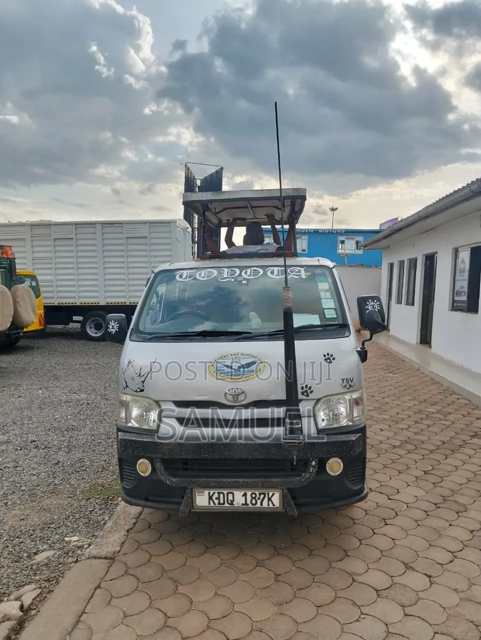 Toyota HiAce 2017 Silver