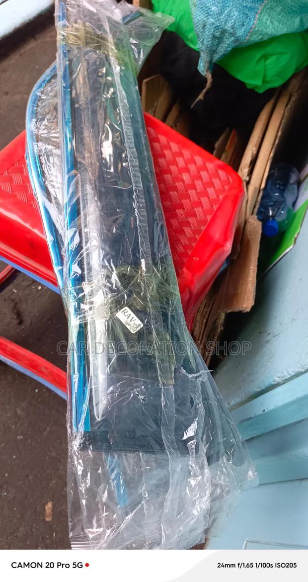 4pcs RAV4 Windbreakers Protect Out Rain,wind Glare,road Debris - main view