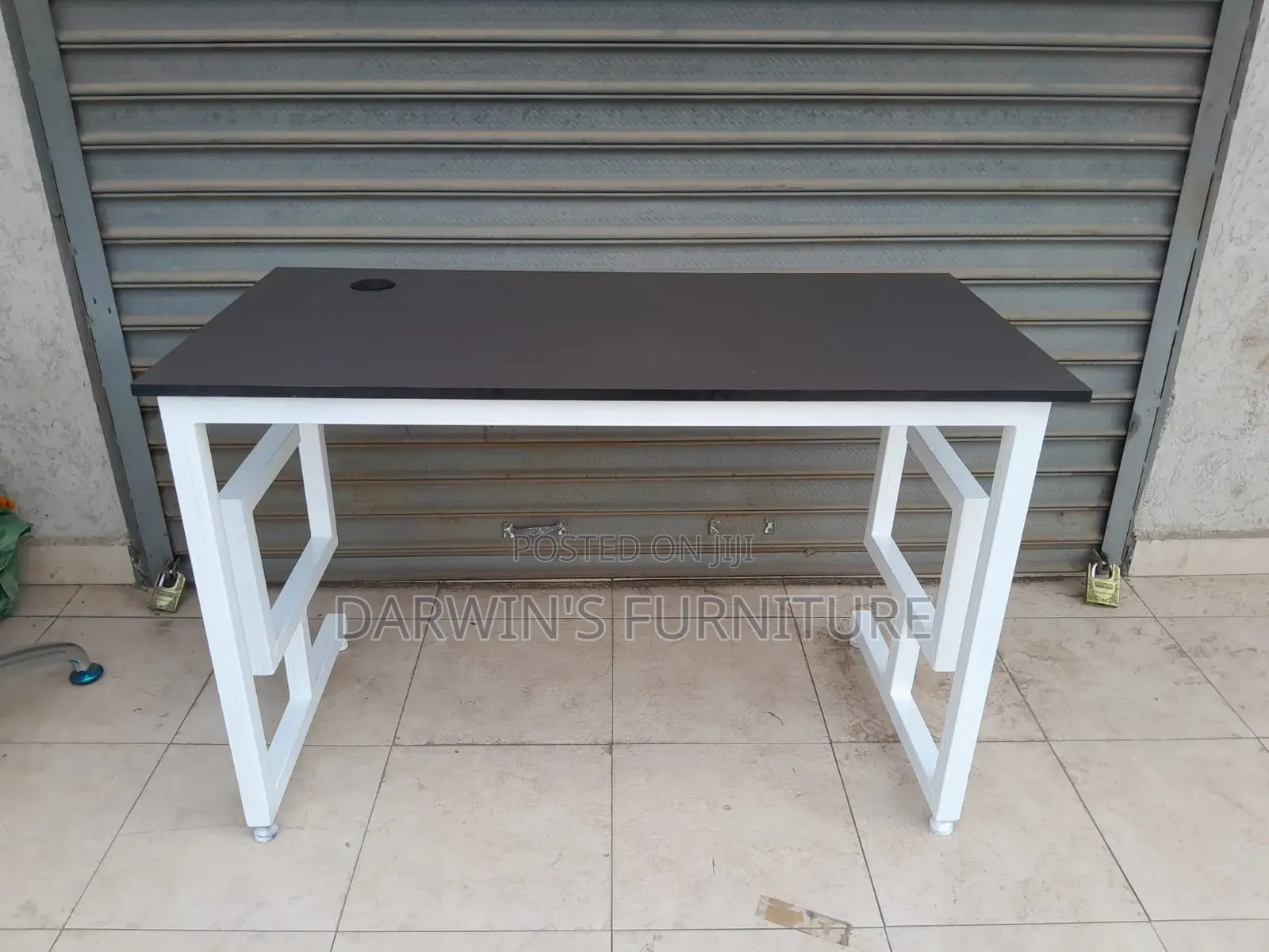 G Stand Table 