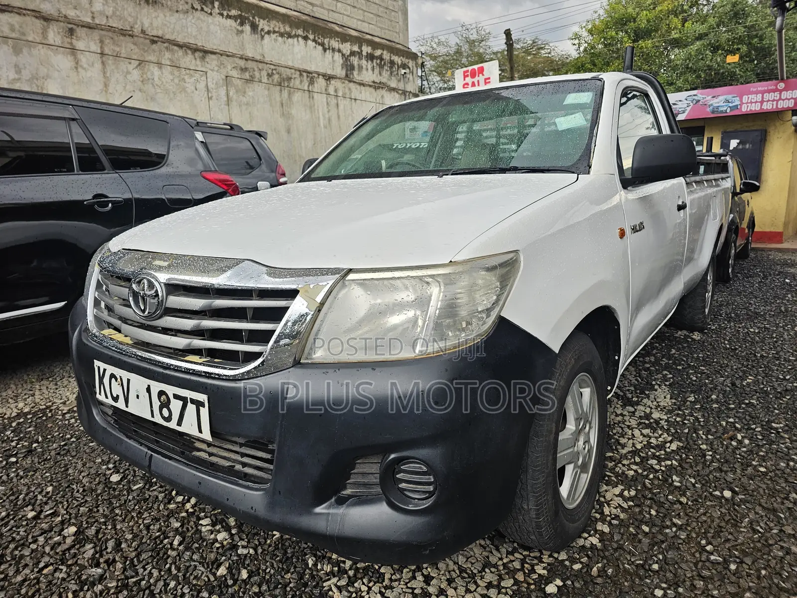 Toyota Hilux 2012 White