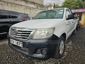 Toyota Hilux 2012 White