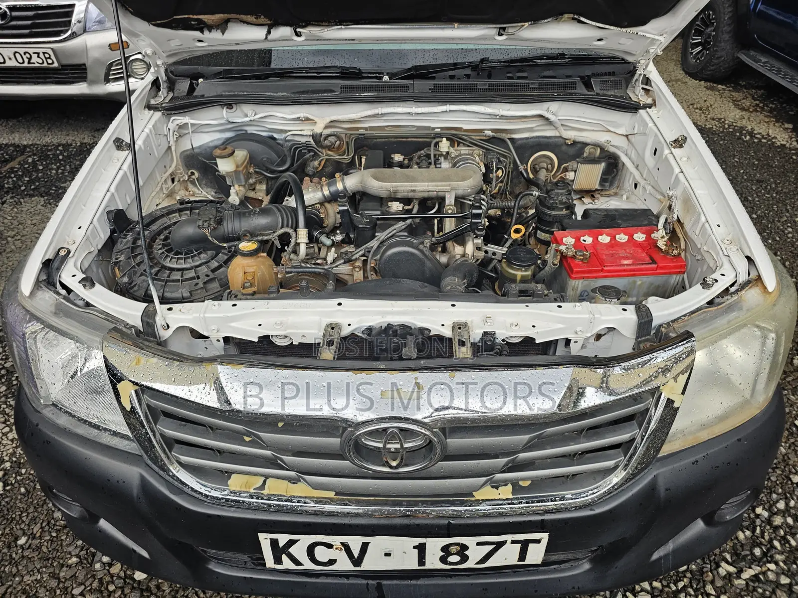 Toyota Hilux 2012 White