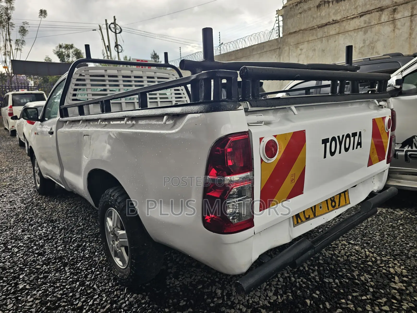 Toyota Hilux 2012 White