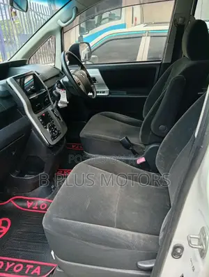 Toyota Noah 2012 White