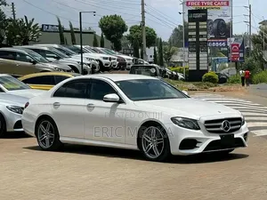 Mercedes-Benz 220 2019 White