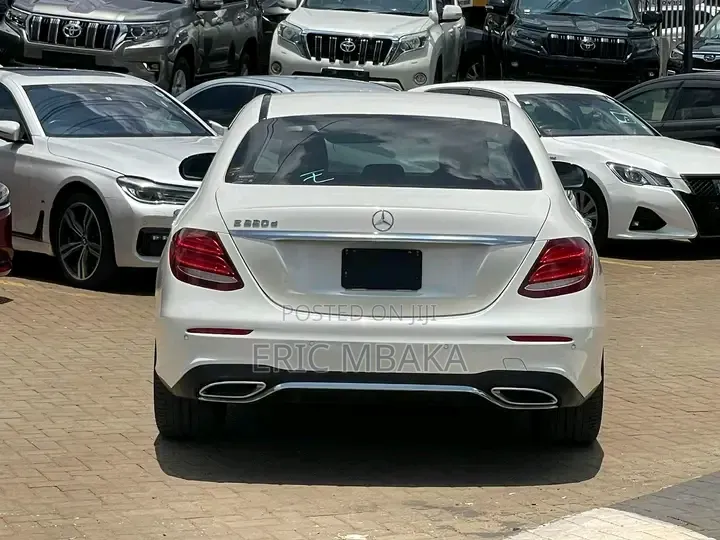 Mercedes-Benz 220 2019 White