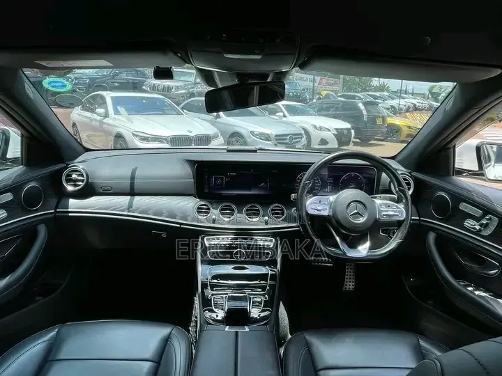 Mercedes-Benz 220 2019 White