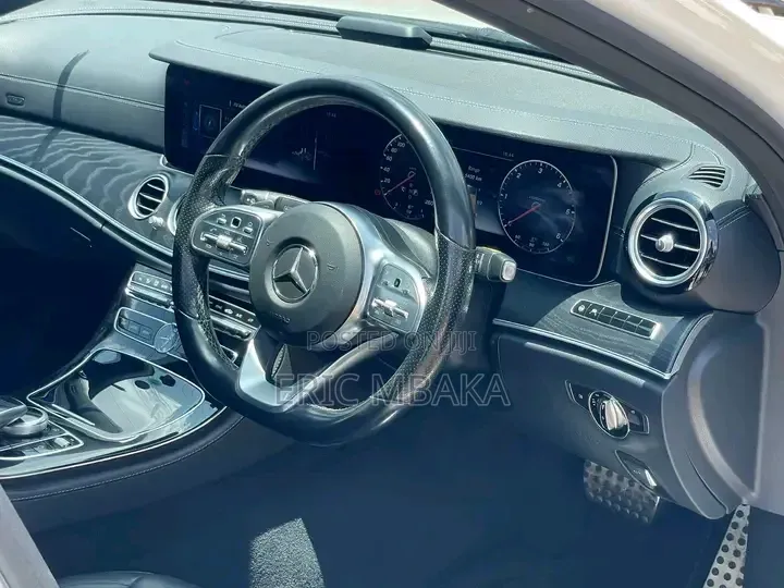 Mercedes-Benz 220 2019 White