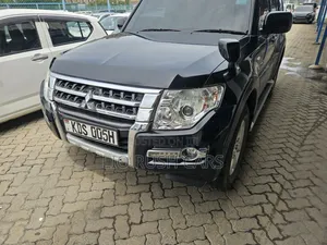 Mitsubishi Pajero 2016 Black