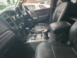 Mitsubishi Pajero 2016 Black