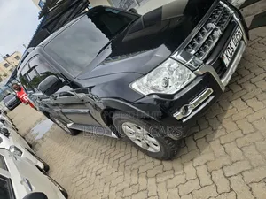 Mitsubishi Pajero 2016 Black