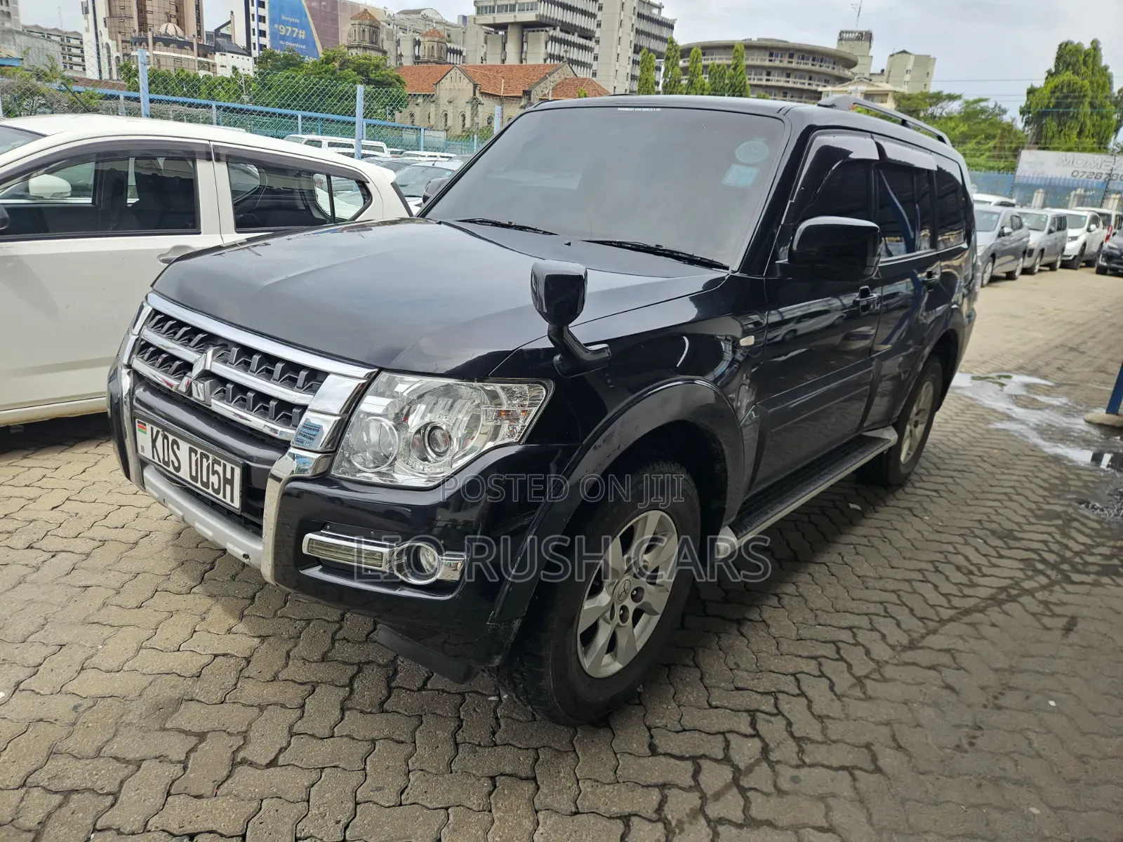 Mitsubishi Pajero 2016 Black