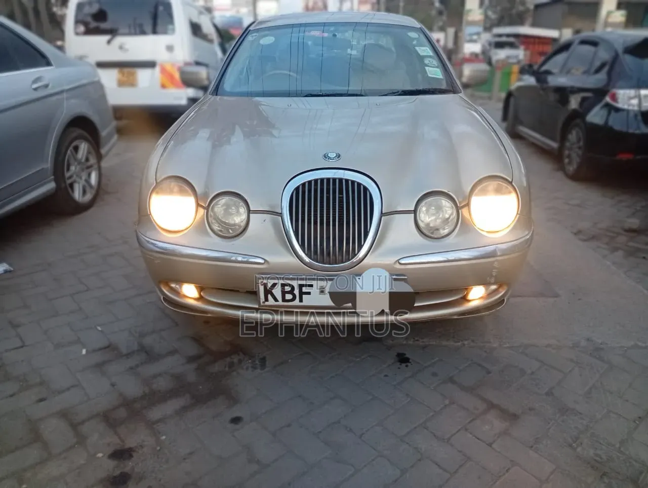 Jaguar S-Type 3.0L V6 2001 Gold