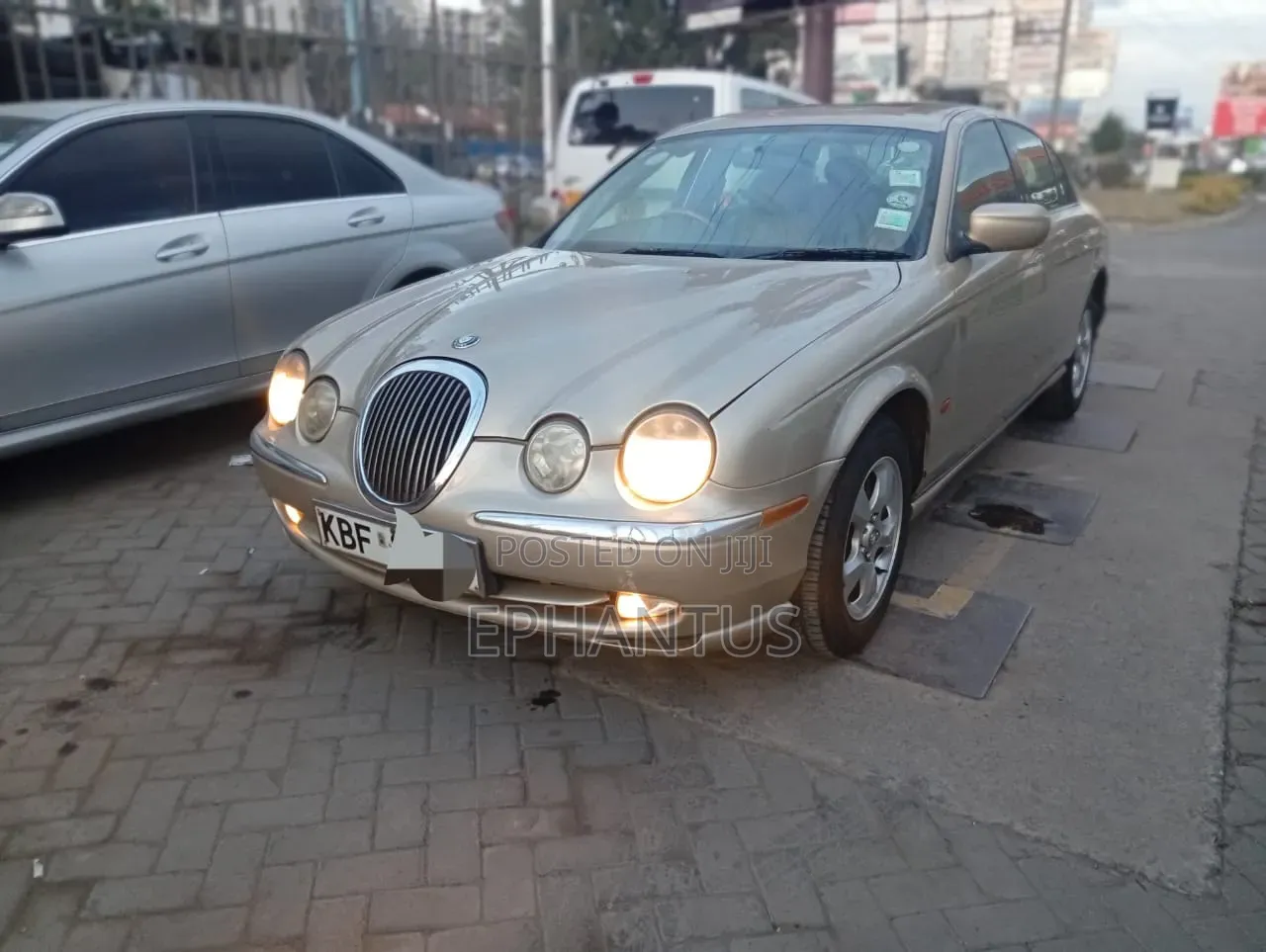 Jaguar S-Type 3.0L V6 2001 Gold