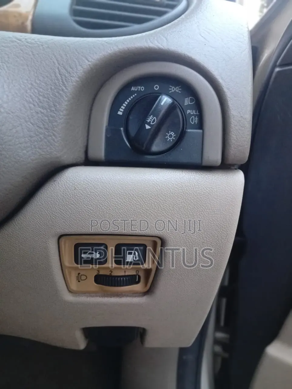Jaguar S-Type 3.0L V6 2001 Gold