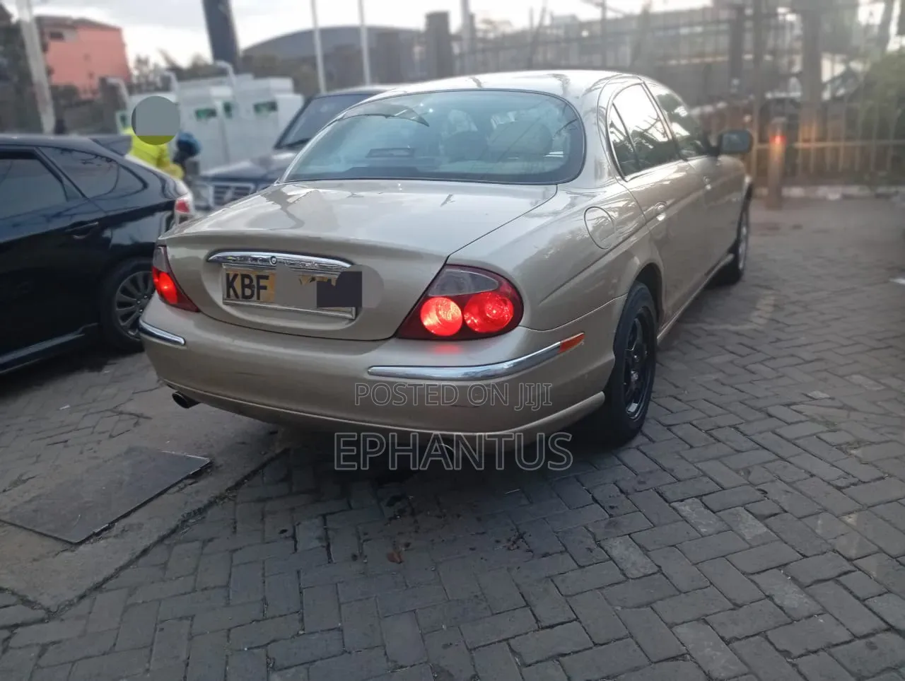 Jaguar S-Type 3.0L V6 2001 Gold
