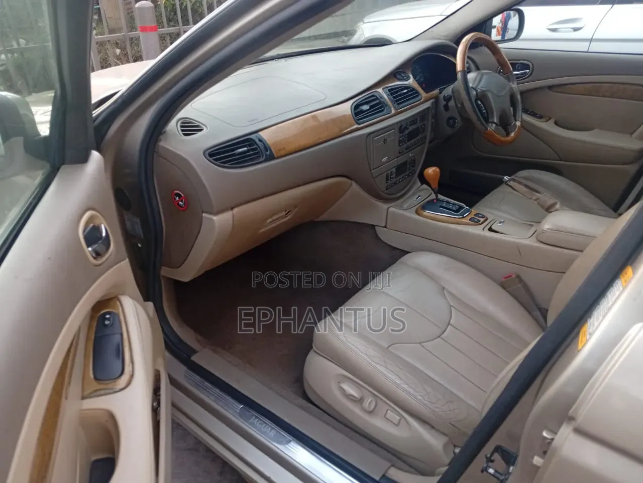 Jaguar S-Type 3.0L V6 2001 Gold