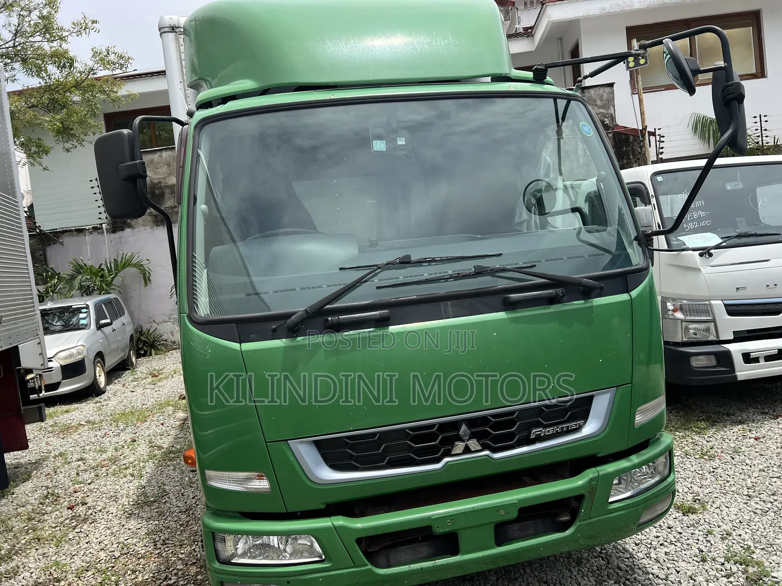 Fuso Long Chase