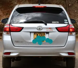 Toyota Corolla Fielder 2019 Silver
