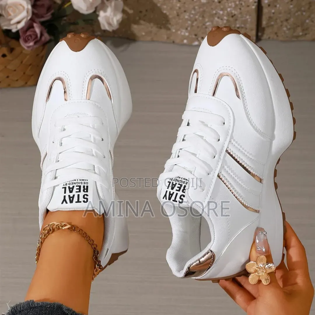 Quality Sneakers Whit and Black
