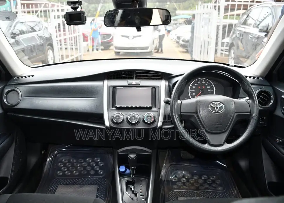 Toyota Corolla Fielder 2019 Silver