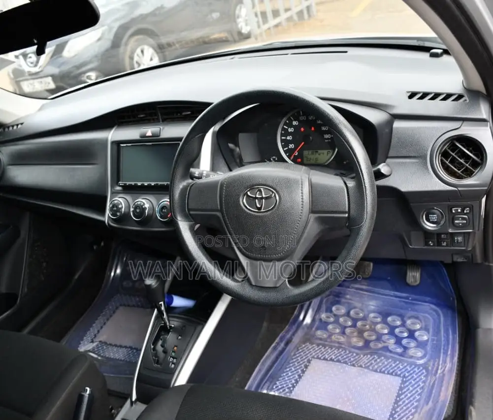 Toyota Corolla Fielder 2019 Silver
