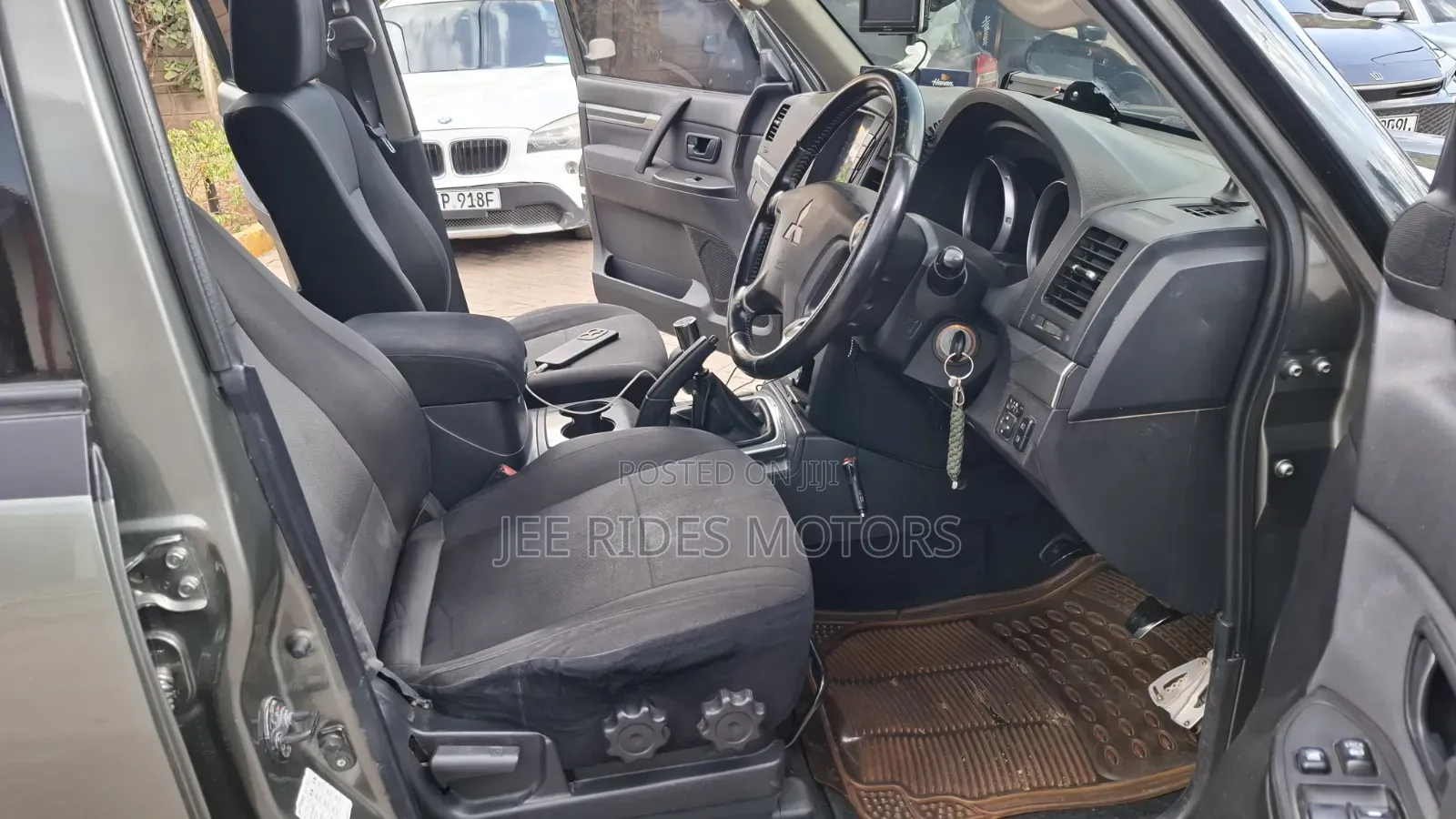 Mitsubishi Pajero 2012 Silver