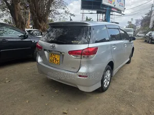 Toyota Wish 2011 Silver