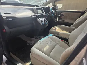 Toyota Wish 2011 Silver