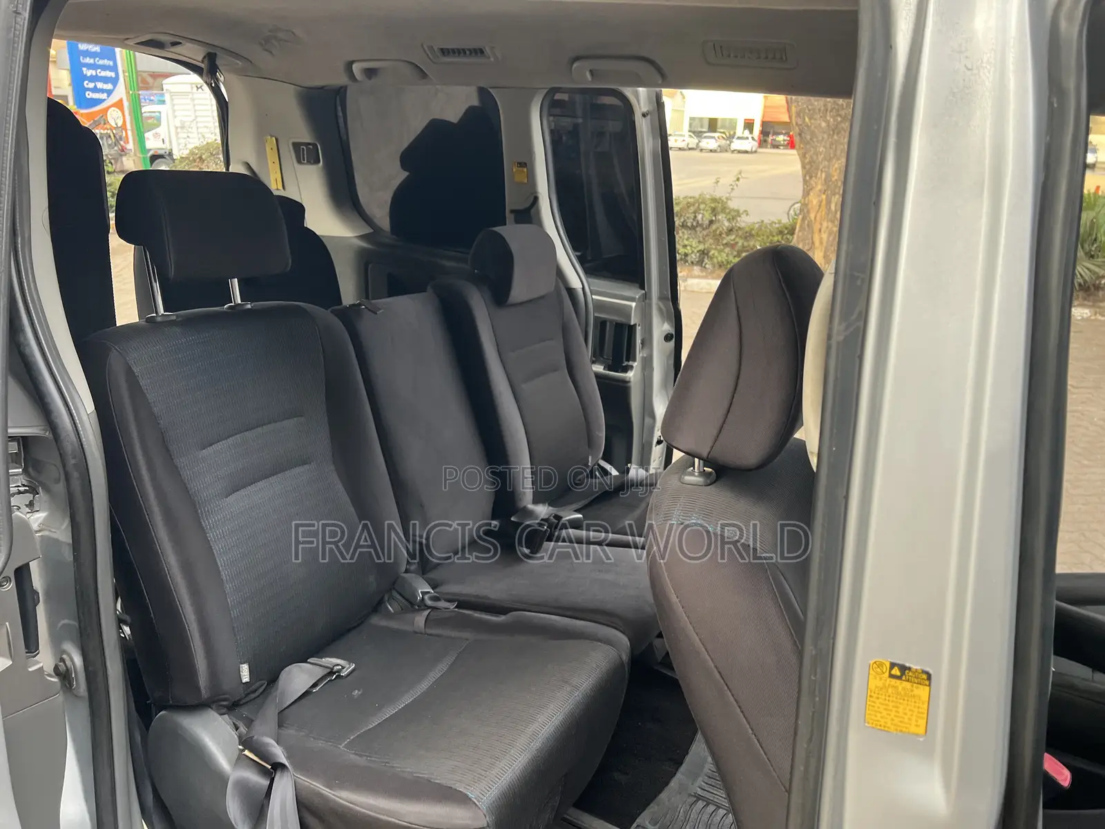 Toyota Voxy 2010 Silver