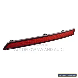 Volkswagen Tiguan Mk2 Right Rear Bumper Reflector Lights 5NA945106A