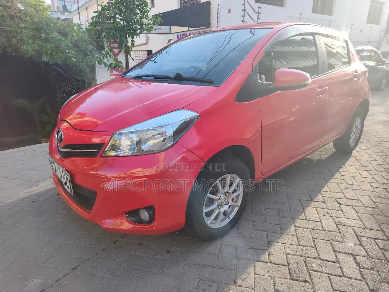 Toyota Vitz 2012 Red