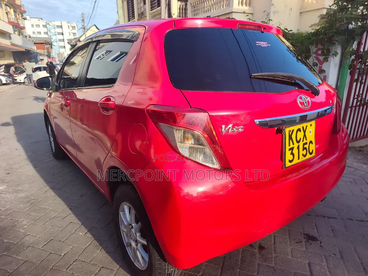 Toyota Vitz 2012 Red